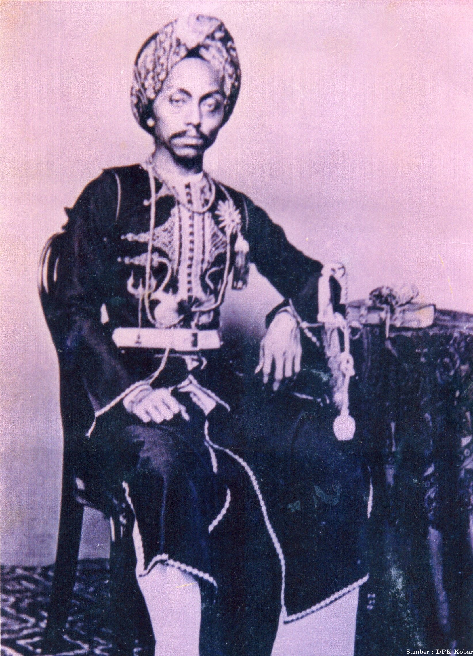 Sri Sultan Pakubuwono IX, Eyang dari Permaisuri XIV.