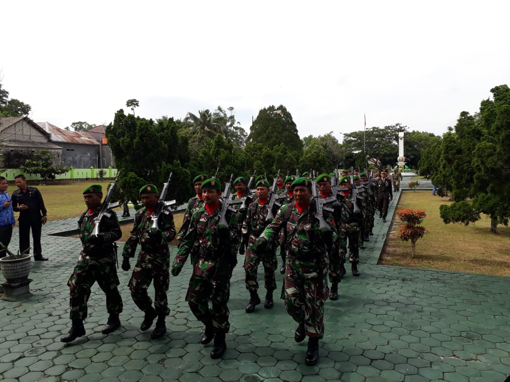 Ziarah Makam Pahlawan dalam rangka Hari Pahlawan juga diikuti oleh seluruh unsur  Angkatan TNI/Polri